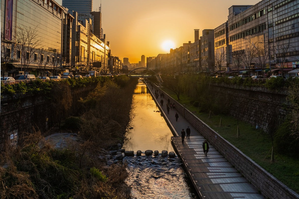 Transformer une immense autoroute en rivière, Séoul l’a fait !